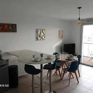 Spacieux T3 Balcon Parking Prive Appartement